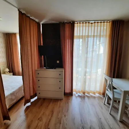 Private Apartments In Aparthotel Dawn Park
